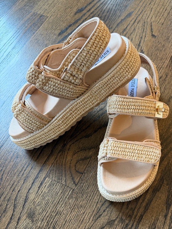 Steve Madden Shoes - NWOT Steve Madden Natural Raffia Bigmona sandals size 9